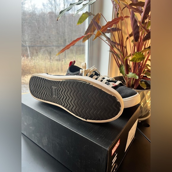 TOMS Marvel in box Exclusive Sneaker Captain America Thor Iron Man Hulk Disney - Picture 4 of 4